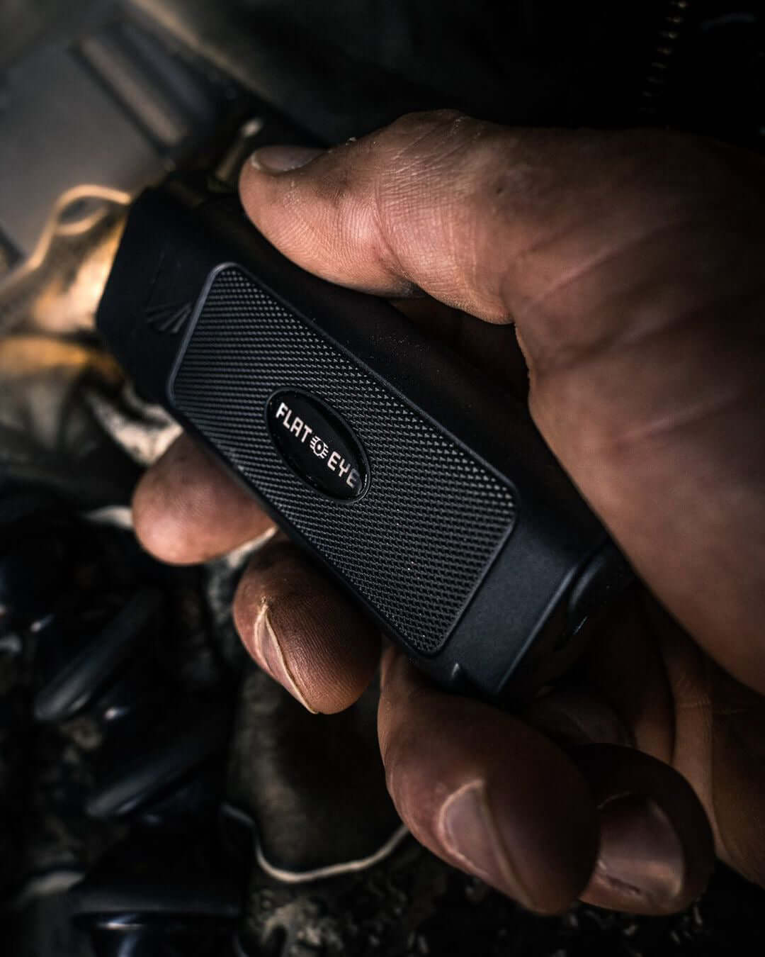 FLATEYE FR-280 Rechargeable Flashlight – 280 Lumens, Flat Grip